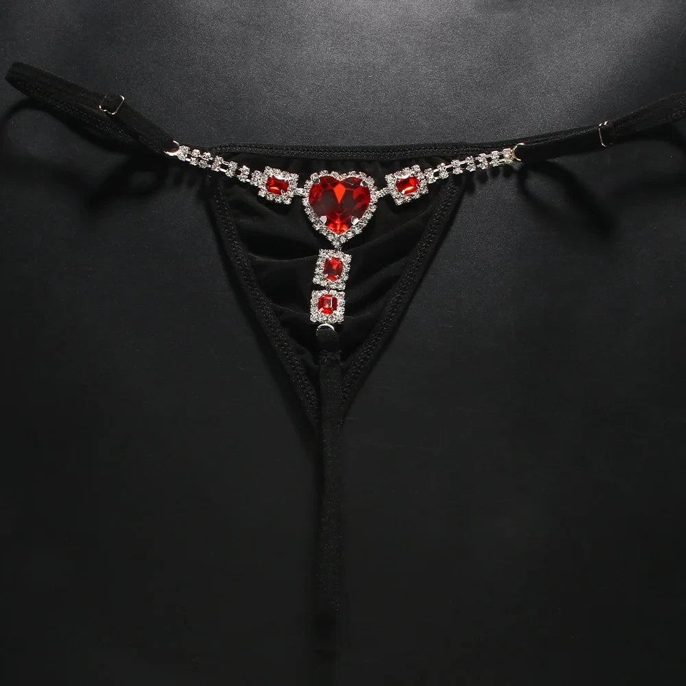 Sexy Red Crystal Heart Thong G String Women Chain Sexy Panty Rhinestone Bikini Decoration Bottom 2024 Luxury